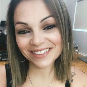 Meet your Posher, Carla